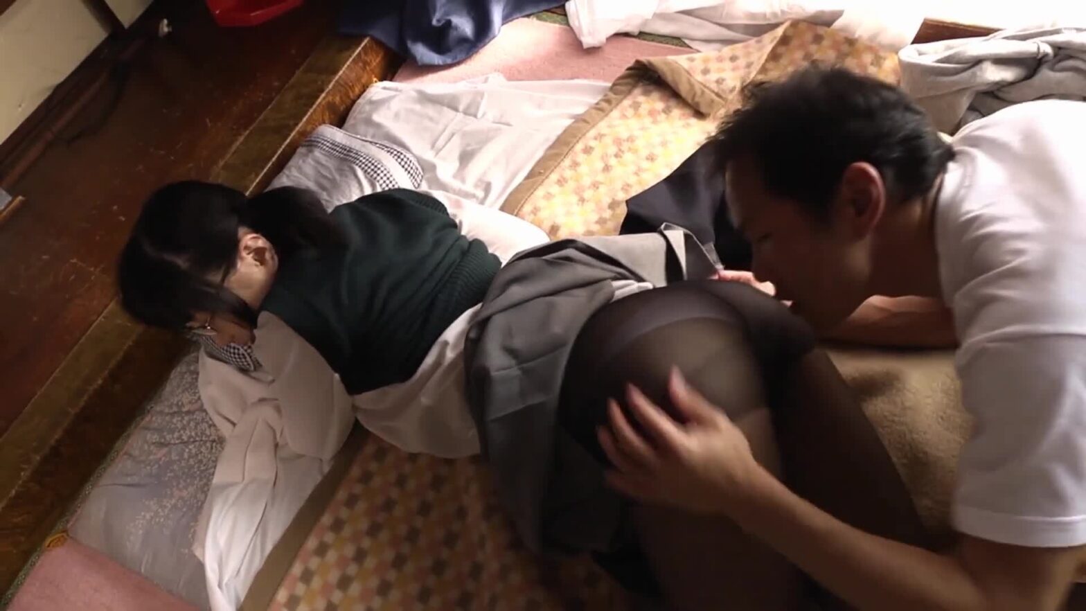 Cưỡng bức cô bạn thân phát hiện sục cặc nứng điên cuồng – sexgayvietsub