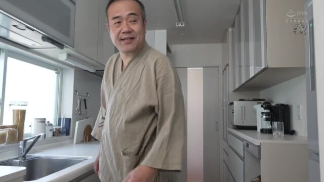 Xuất miệng em rau dâm kính cận sữa đặc vương vãi miệng – sexngoctrinh